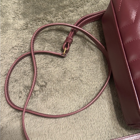 Burgundy Quilted Crossbody bag - Picture 11 of 11
